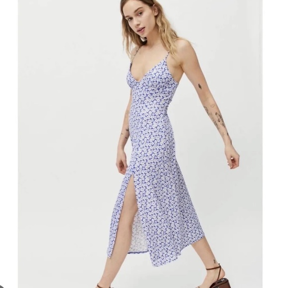 COPY - Urban outfitters blue floral midi dress - Picture 2 of 4